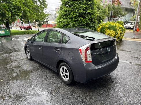Used 2015 Toyota Prius Four FWD image 4