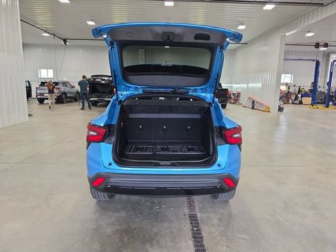 Used 2025 Chevrolet Trax RS w/ Sunroof Package FWD image 27