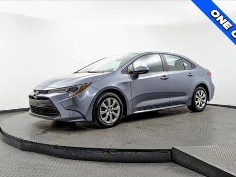Used 2024 Toyota Corolla LE FWD image 2