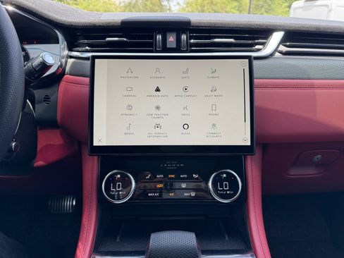 Used 2021 Jaguar F-PACE SVR AWD/4WD image 12