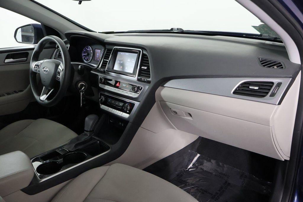 Used 2018 Hyundai Sonata SE FWD image 9