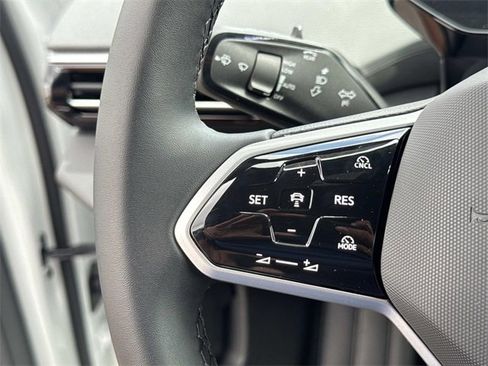 New 2025 Volkswagen ID.4 Pro image 16