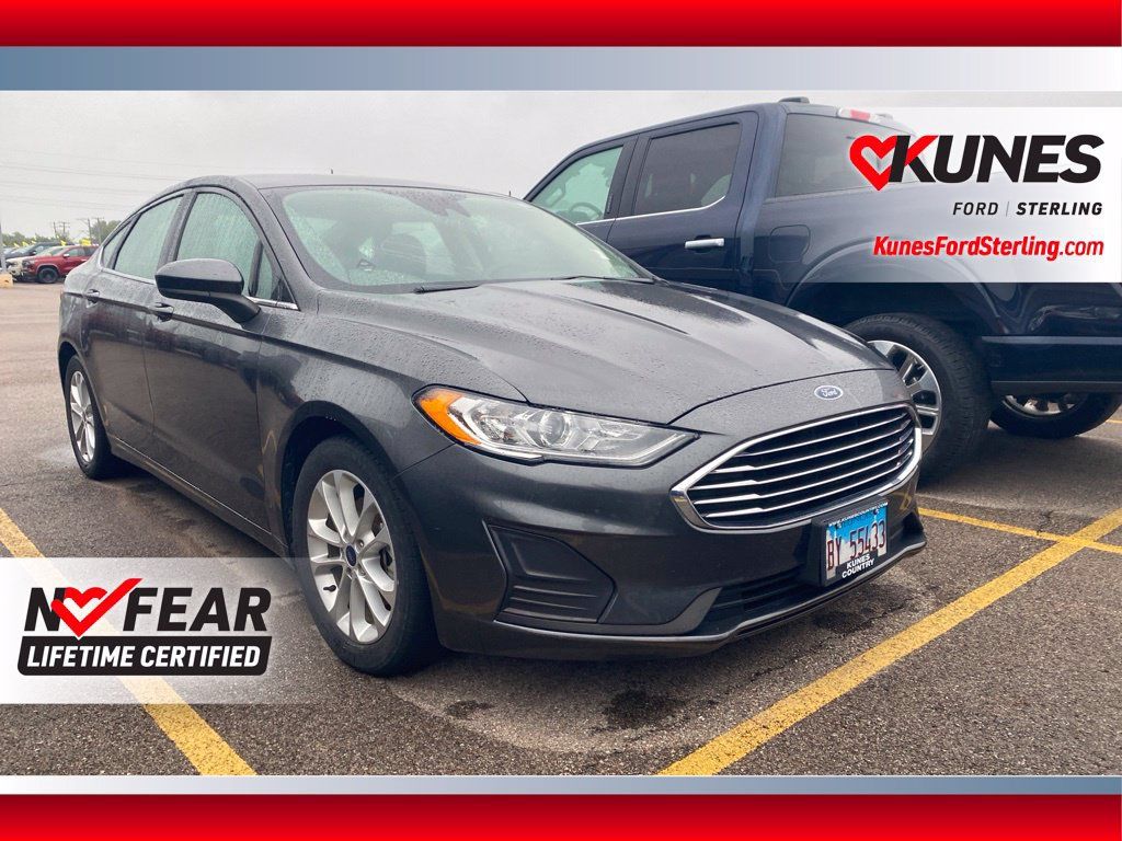 Used 2020 Ford Fusion SE FWD image 1