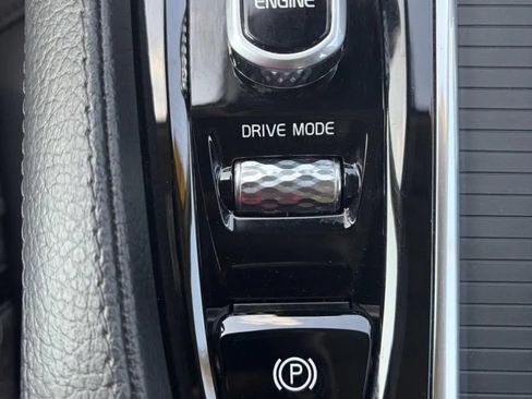 Used 2017 Volvo S90 T6 Momentum w/ Climate Package AWD/4WD image 22