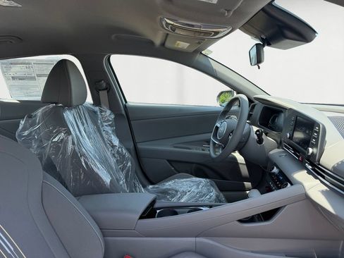 New 2026 Hyundai Elantra Hybrid FWD image 16