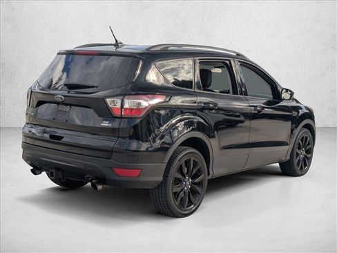 Used 2018 Ford Escape SE w/ SE Sport Appearance Package image 5