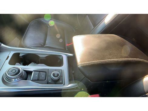 Used 2020 Ford Explorer XLT w/ Equipment Group 202A image 9