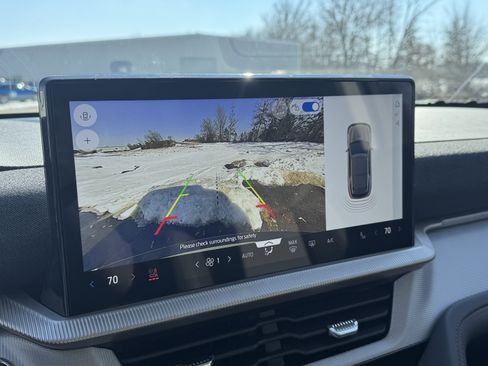 New 2026 Ford Explorer Active w/ Active Comfort Package image 16