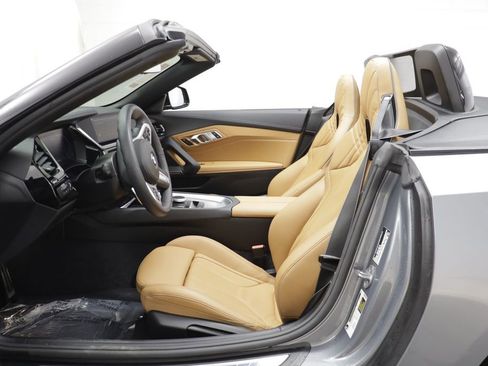 Certified 2025 BMW Z4 M40i w/ Shadowloine Package RWD image 5