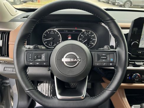 Certified 2023 Nissan Pathfinder Platinum w/ Cargo Package image 10