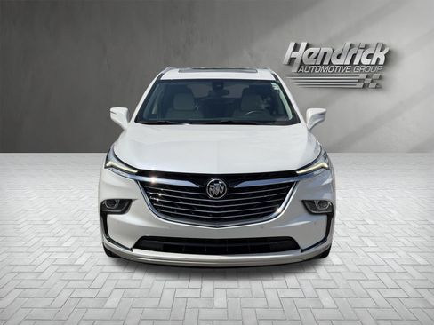 Used 2023 Buick Enclave Essence FWD image 3