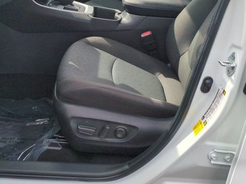 Used 2024 Toyota RAV4 XLE FWD image 12