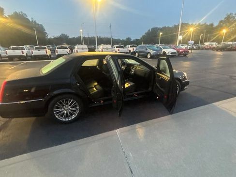 Used 2008 Cadillac DTS FWD image 15