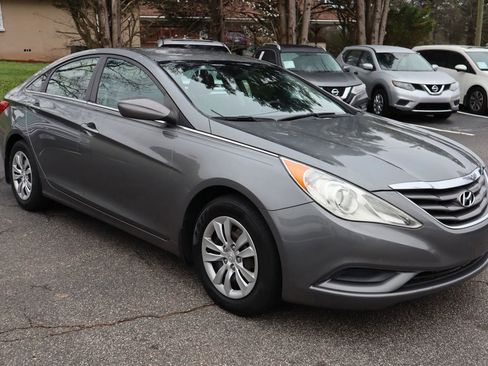 Used 2012 Hyundai Sonata GLS FWD image 3