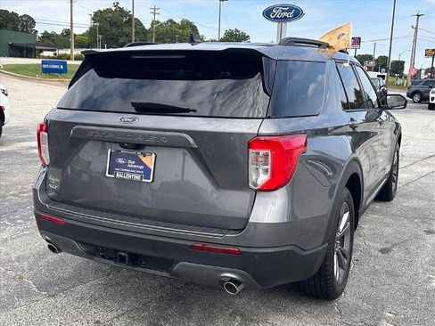 Certified 2023 Ford Explorer XLT w/ Equipment Group 202A RWD image 3