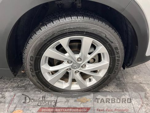 Used 2019 Hyundai Tucson Value FWD image 18