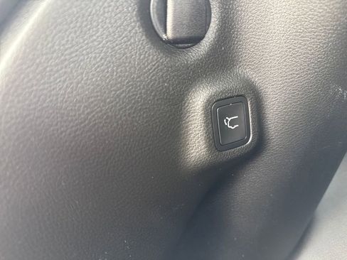 Used 2024 Jeep Compass Latitude w/ Convenience Group image 34