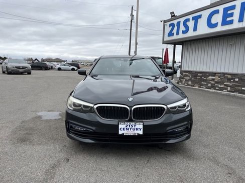 Used 2018 BMW 530i w/ Premium Package image 2