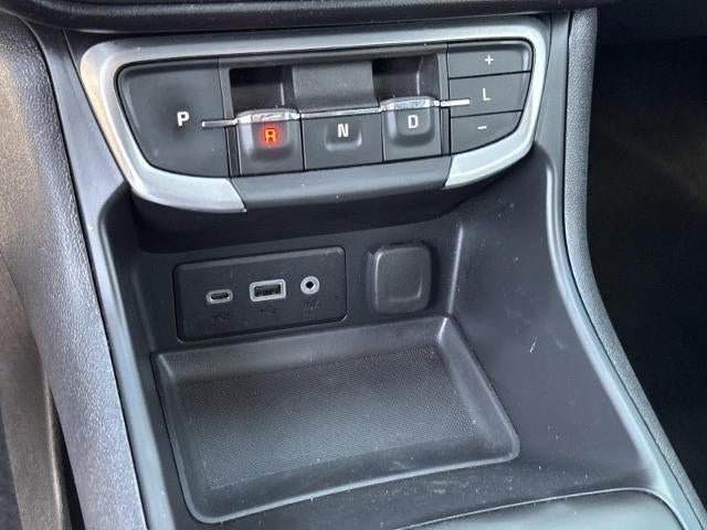 Used 2024 GMC Terrain SLE w/ Driver Convenience Package FWD image 21