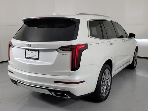 Certified 2025 Cadillac XT6 Premium Luxury FWD image 3