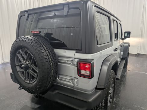 Used 2024 Jeep Wrangler Unlimited Sport image 7