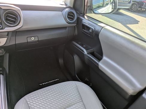 Used 2020 Toyota Tacoma SR5 RWD image 17
