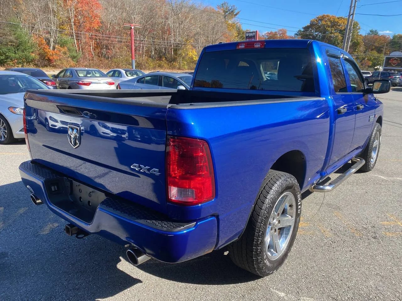 Used 2017 RAM 1500 Express w/ Express Value Package AWD/4WD image 4