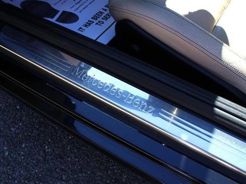 Used 2015 Mercedes-Benz SLK 250 w/ Premium Package image 15