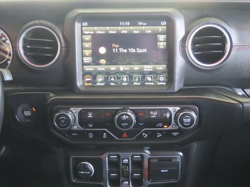 Used 2020 Jeep Wrangler Unlimited Rubicon w/ Quick Order Package 28Y Recon AWD/4WD image 37