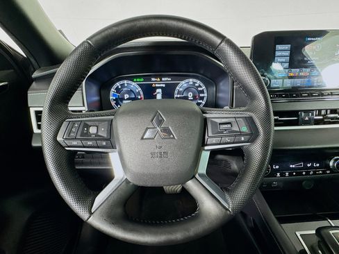 Used 2023 Mitsubishi Outlander Ralliart image 11