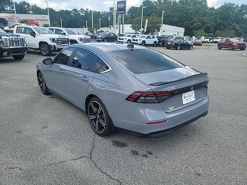 Used 2025 Honda Accord Sport image 5