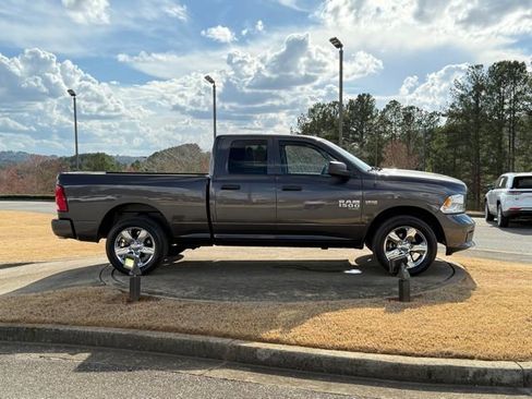 Used 2019 RAM 1500 Express w/ Express Value Package image 8