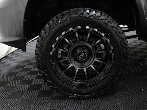 Used 2015 RAM 1500 Sport w/ Remote Start & Security Group image 27