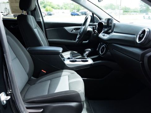 Used 2025 Chevrolet Blazer LT AWD/4WD image 11