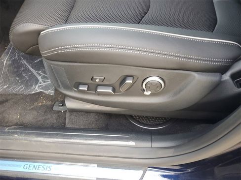 Used 2024 Genesis GV70 3.5T Sport image 12