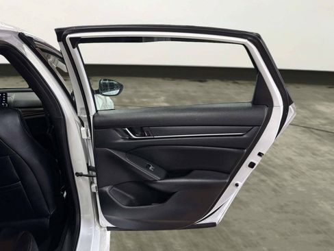 Used 2022 Honda Accord Sport image 18