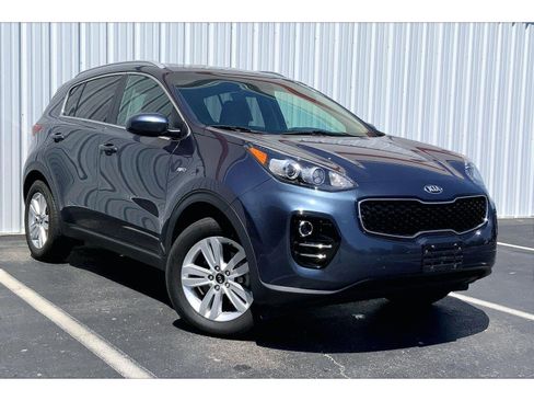 Used 2019 Kia Sportage LX w/ LX Popular Package AWD/4WD image 2