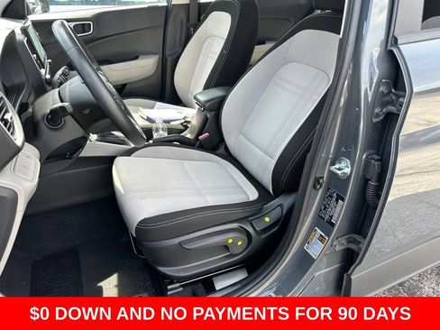 Used 2025 Hyundai Venue SEL FWD image 6