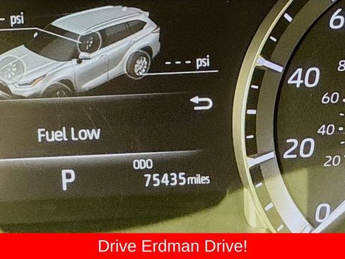 Used 2023 Toyota Highlander XSE FWD image 33