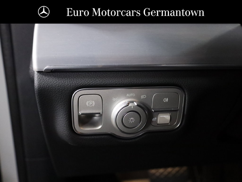 Used 2025 Mercedes-Benz GLE 450 4MATIC Coupe image 10