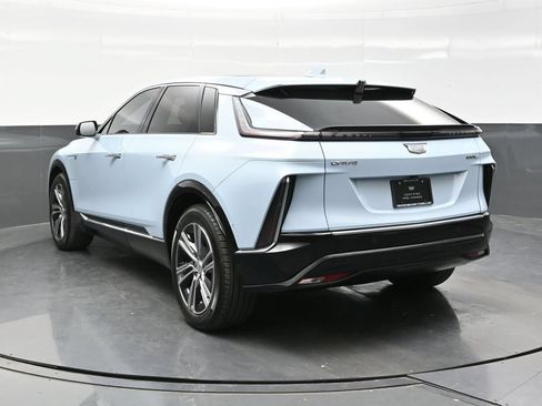 Certified 2024 Cadillac Lyriq Luxury AWD/4WD image 5