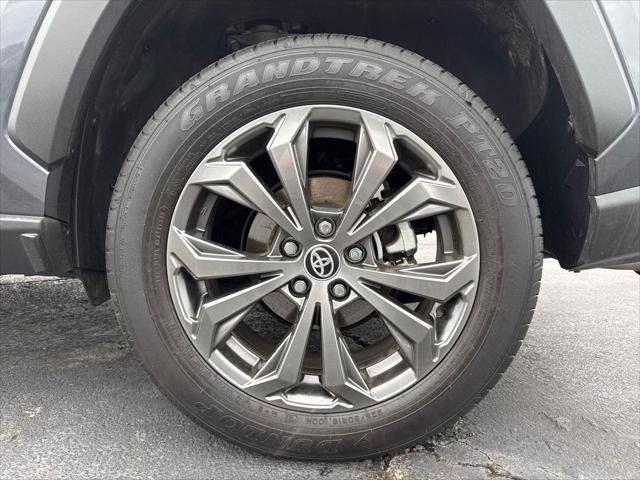 Certified 2025 Toyota RAV4 Limited w/ Advanced Technology Package AWD/4WD image 33