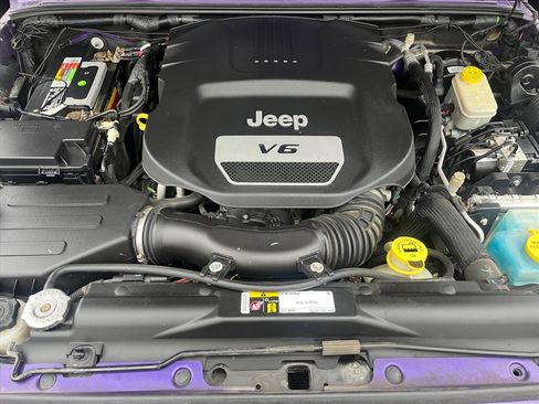 Used 2016 Jeep Wrangler Unlimited Sahara image 21