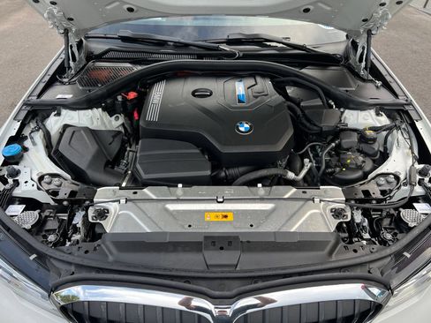 Used 2022 BMW 330e xDrive w/ Driving Assistance Package AWD/4WD image 19