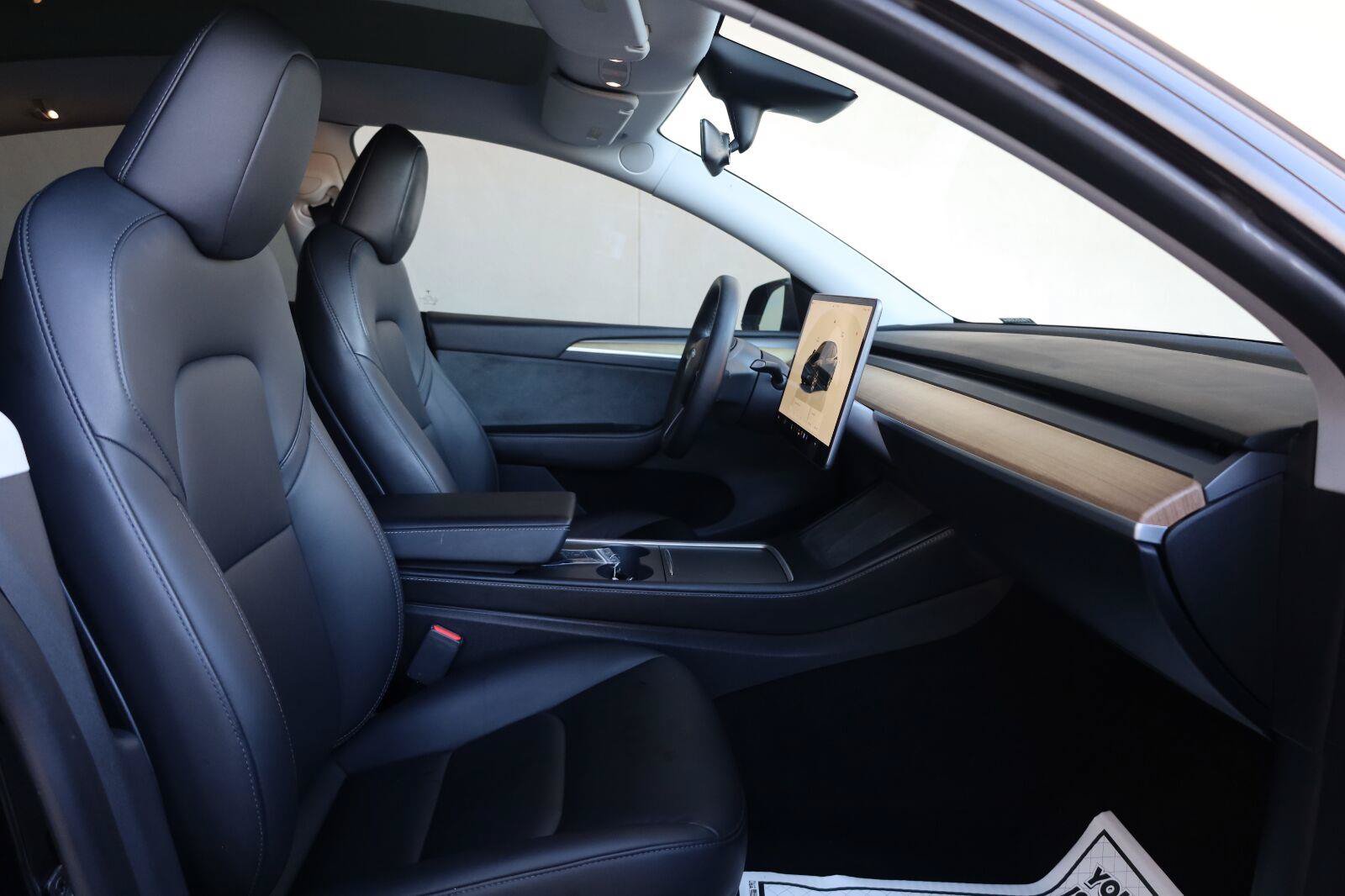 Used 2023 Tesla Model Y Long Range AWD/4WD image 25