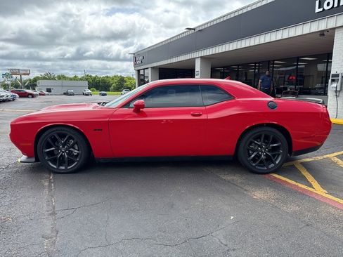 Used 2023 Dodge Challenger R/T w/ Plus Package image 10
