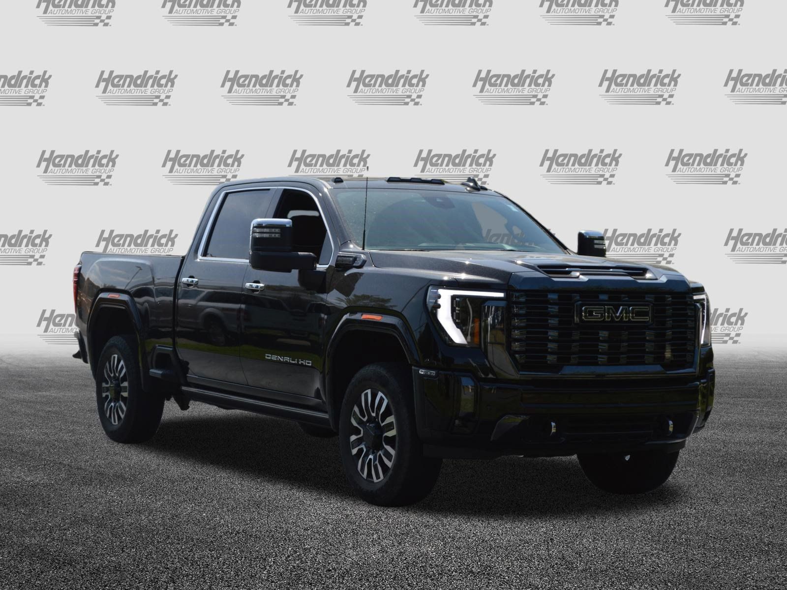 Used 2024 GMC Sierra 2500 Denali Ultimate AWD/4WD image 5