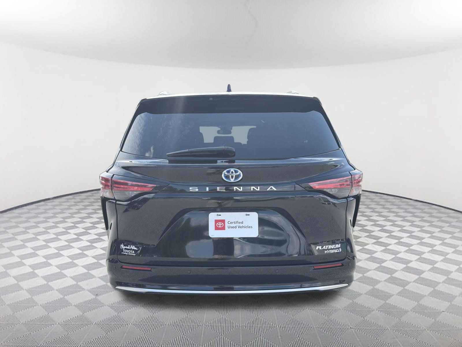 Certified 2024 Toyota Sienna Platinum FWD image 15