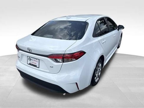 Used 2025 Toyota Corolla LE w/ Convenience Package FWD image 5