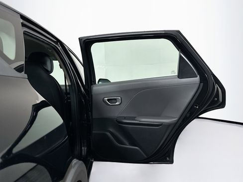 Used 2025 Kia K4 LXS image 29